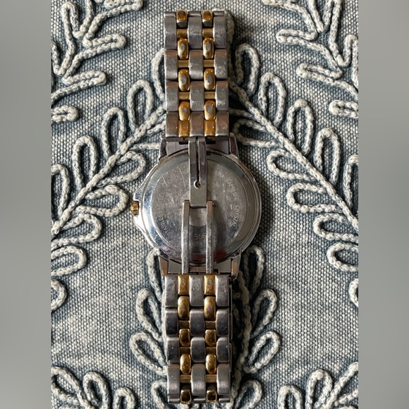 Raymond Weil 5560 Tango Collection Two Tone Men's Watch 36mm Sapphire Cr… - Picture 5 of 5